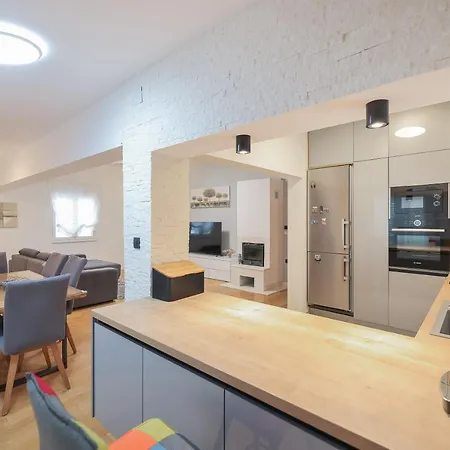 Vision 22 Apartment *