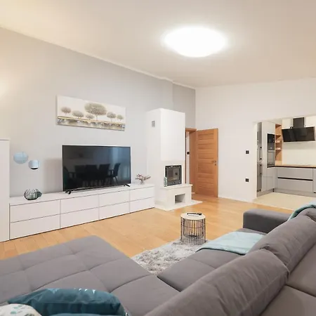 Apartment Vision 22 *
