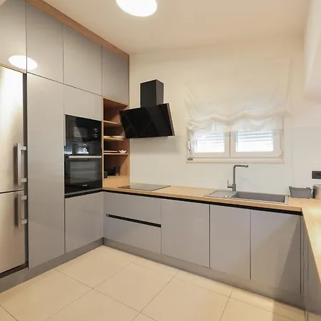 Apartment Vision 22 *